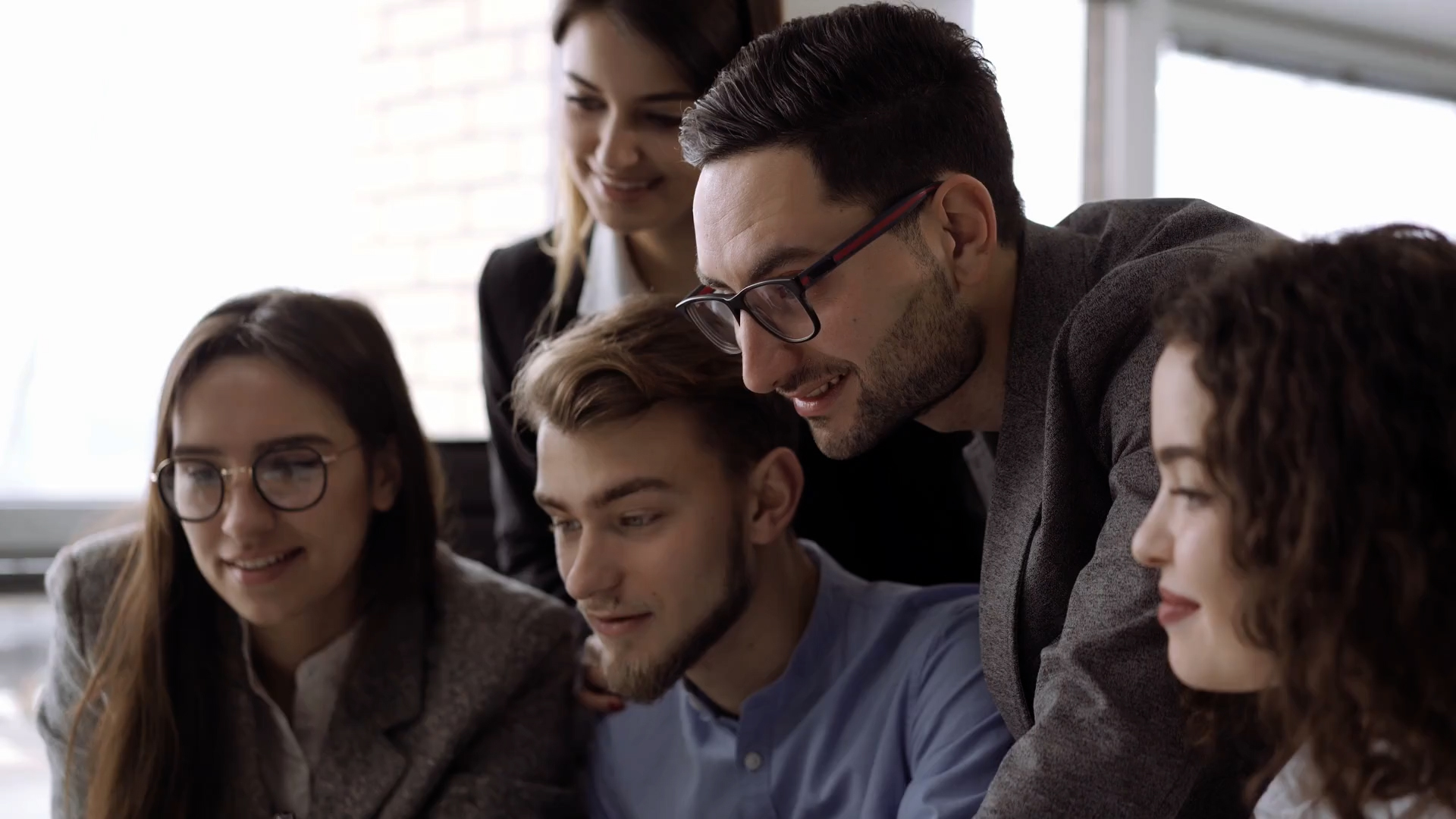 Attendees in a virtual Power BI webinar engaging with the content