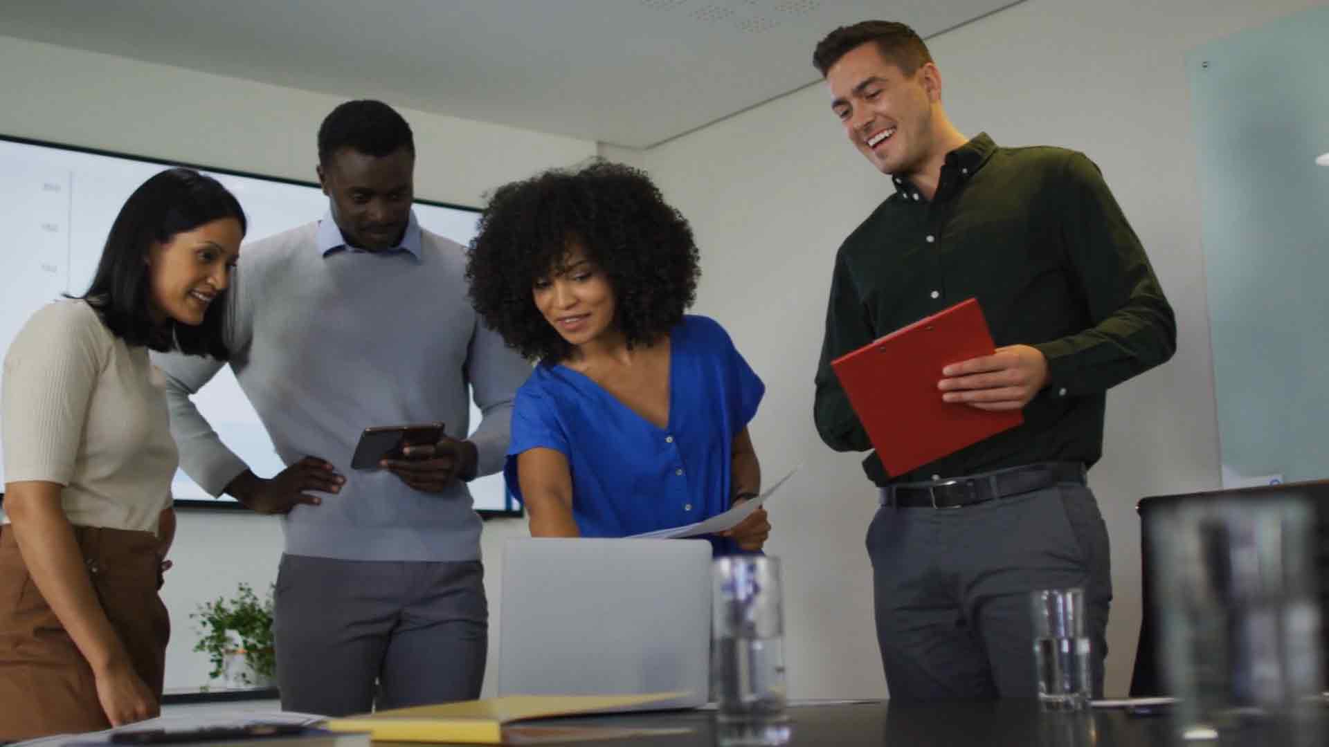 Overview of the latest Power BI features being discussed in a community forum